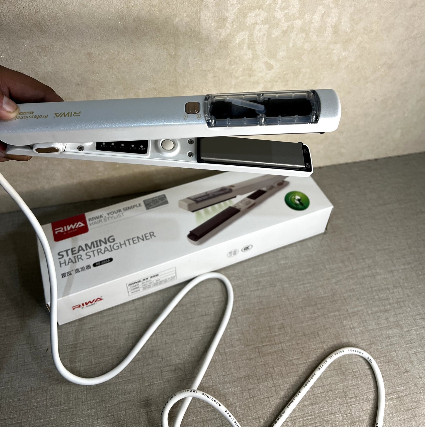 Gawadar Import™ Riwa – Steaming Hair Straightener with 2 Setting for Steam & Adjustable Temperature